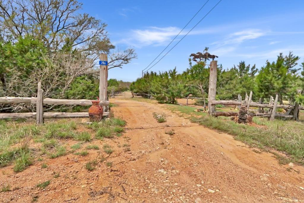 Three Horses Ranch Villa Johnson City Exterior photo